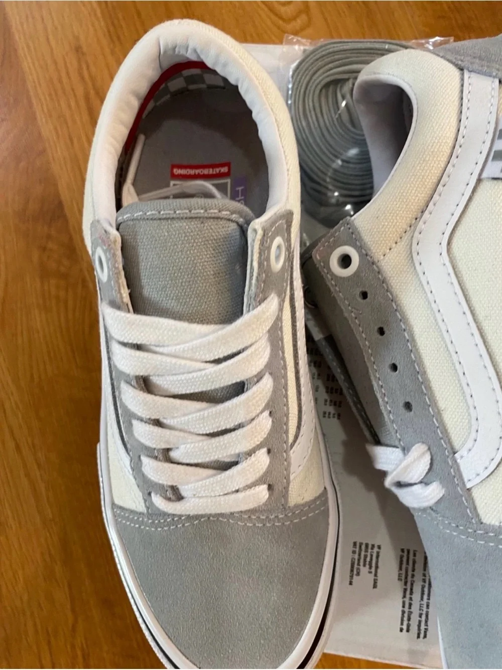 New boys girls Vans Sz 3.5 Gray and White Old Skool Canvas Skate Shoes